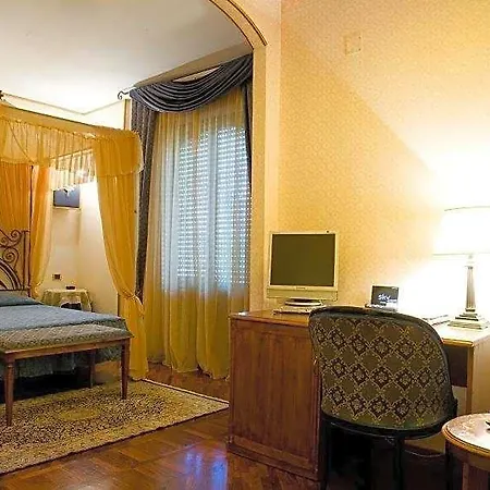 Отель Oscar E Amorina Montegiorgio