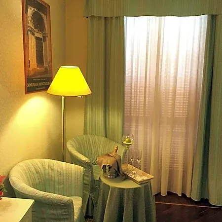 Отель Oscar E Amorina Montegiorgio