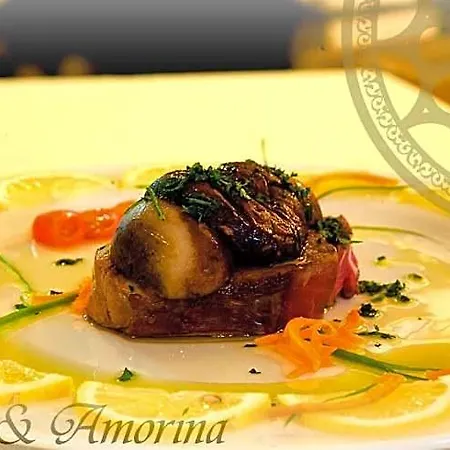 Oscar E Amorina 4*