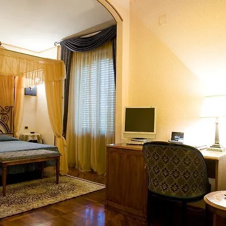 Oscar E Amorina Hotell Montegiorgio