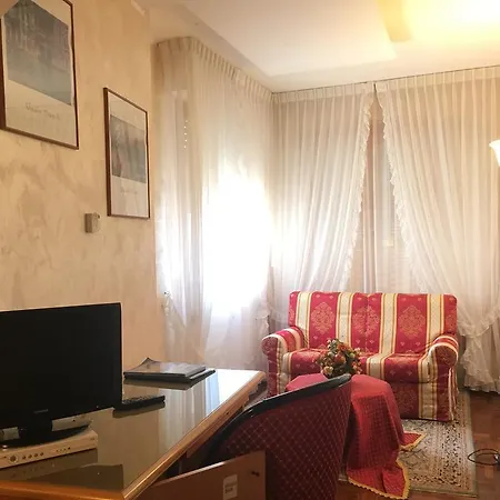 Oscar E Amorina Отель 4*