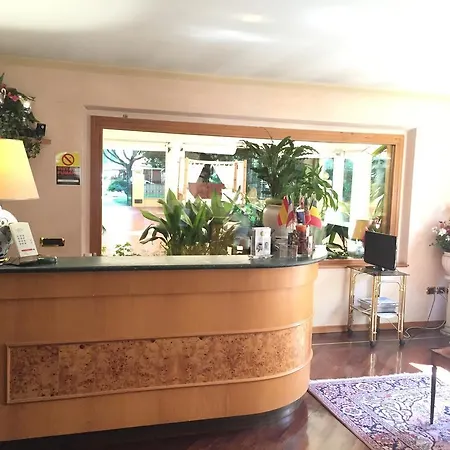Otel Oscar E Amorina